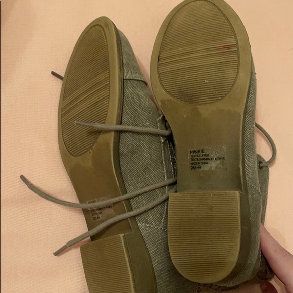 💥SOLD💥Lace Booties - Picture 3 of 3